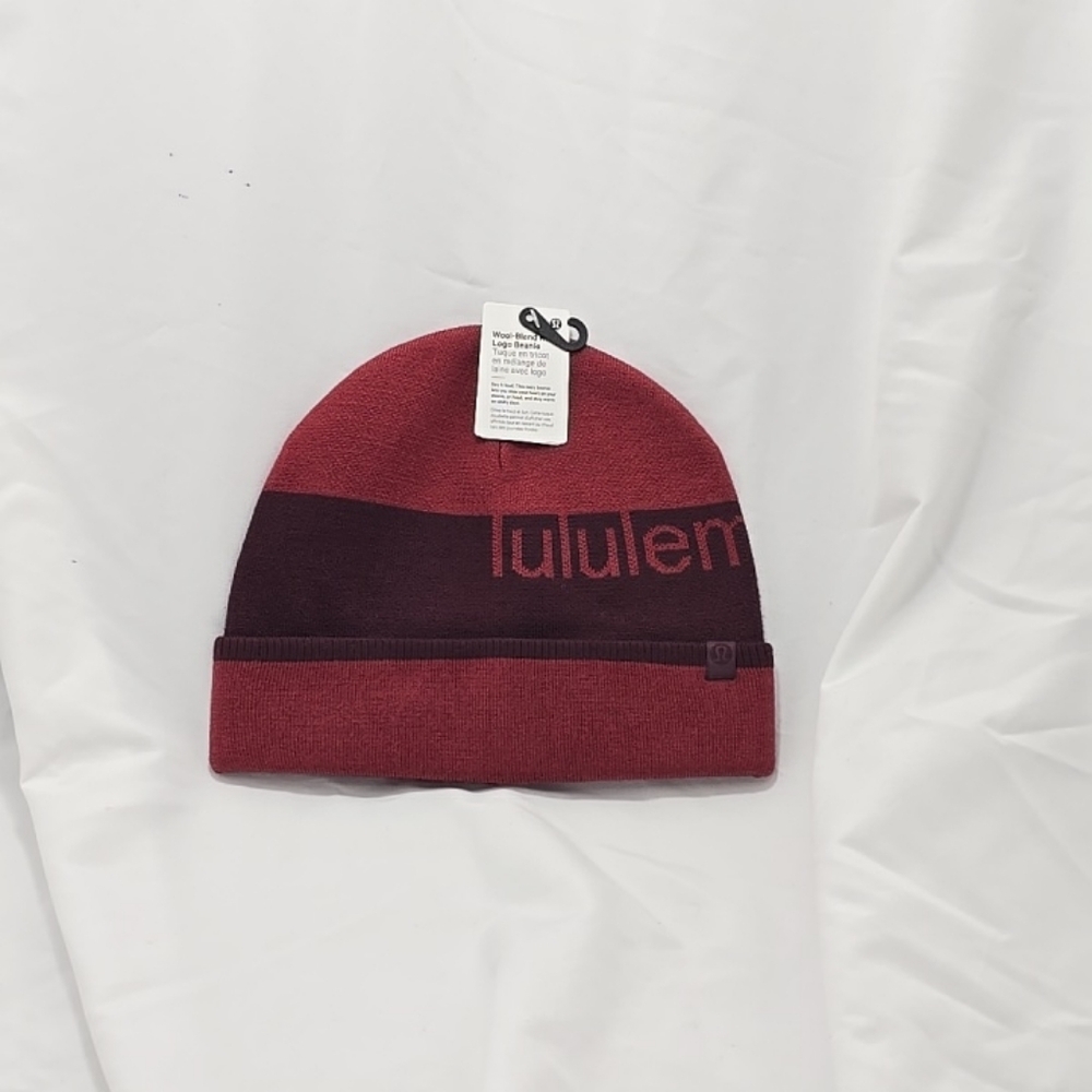 NWT Lululemon 45% Wool-Blend Knit Logo Beanie Hat Size S/M Maroon Red Unisex